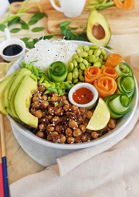 Dinners For Hot Days, Vegan Poke Bowl, Vegan Poke, Light Dinners, Power Bowl Recipe, Vegetarian Kids, Poke Bowl Recipe, Tamari Sauce, Vegan Summer Recipes