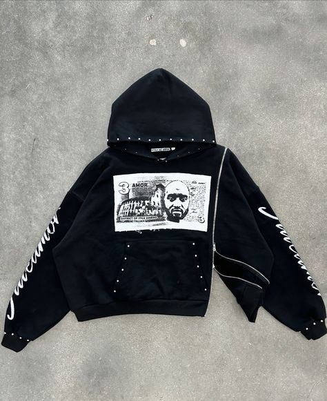 Virgil Abloh 3% Rule Side Zip Hoodie {AUGUST 30TH 2024, 12PM EST} -Appliqué Embroidered Patches Front & Back -Side Zipper Front To Back -Metal Studs -Heavy Weight French Terry Cotton -Drop Shoulder/ Boxy Fit With A Slight Crop SPAM COMMENT “3️⃣” FOR A CHANCE TO WIN A FREE PIECE Man Crafts, Street Sweatshirt, Design Posters, Retro Pop, Virgil Abloh, Zipper Hoodie, Casual Sweatshirt, Embroidered Patches, Heavy Weight