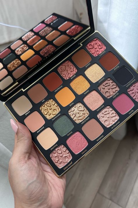 Warm eyeshadow palette