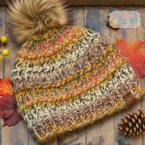 Bulky Yarn Knitted Beanie, Beige Knitted Hat, Loom Stitches, Loom Knitting Patterns Hat, Christmas Knits, Knit Toque, Loom Knit Hat, Infinity Scarfs, Yarn Ideas