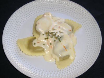 Gouda Sauce, Gouda Recipe, Copycat Recipes Olive Garden, Mushroom Ravioli, Olive Garden Copycat, Ravioli Recipe, Smoked Gouda, Vegetarian Pasta, Cat Recipes