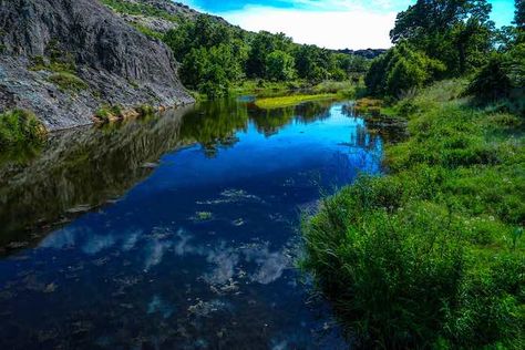 Camping Oklahoma, Oklahoma Camping, Oklahoma State Parks, Beavers Bend State Park, Wichita Mountains, Going Camping, Cool Tents, Hiking Spots, Mountain Ranges