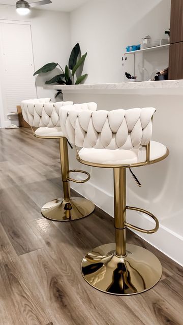 Bar Stool Inspiration, Amazon Bar Stools, Salon Chairs Ideas, Kitchen Chairs Ideas, Barstools In Kitchen, Bar Stools Ideas, Dining Room Glam, Glam Kitchen Decor, Elegant Bar Stools