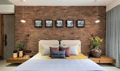 Red Brick Wall Bedroom, Apartment Contemporary, Brick Wall Bedroom, Indian Bedroom Design, Brick Bedroom, Loft Apartment Decorating, Brick Room, Stylish Bedroom Design, Closet Design Layout