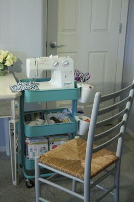 Create a Sewing Cart with IKEA's RÅSKOG Utility Cart. Great way to store crafts… Store Sewing Machine, Raskog Cart Ideas, Sewing Cart, Ikea Raskog Trolley, Ikea Raskog Cart, Raskog Cart, Ikea Cart, Sewing Nook, Ikea Raskog