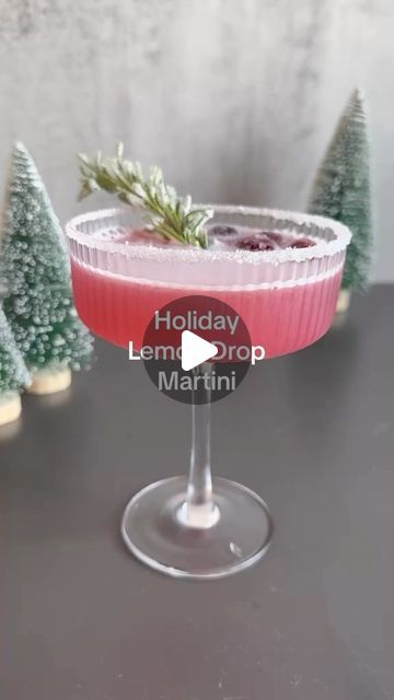 Viral Drinks on Instagram: "Holiday Lemon Drop Cocktail 🍸🍋 Comment “lemon” and we will DM you the recipe! 👇 (via drinkswithdanica) #cocktails #lemondrop #drinks #holidaydrinks" Holiday Lemon Drop Martini, Holiday Lemon Drop, Christmas Lemon Drop, Christmas Lemon Drop Cosmo, Christmas Lemon Drop Martini, Cranberry Lemon Drop Martini, Cranberry Lemon Drop, Sugared Rosemary, Lemon Drop Drink