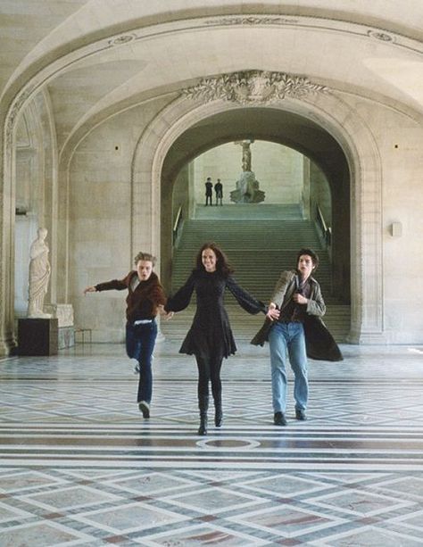 (l-r) Michael Pitt, Eva Green and Louis Garrel in Bertolucci's The Dreamers Michael Pitt, Bernardo Bertolucci, Louis Garrel, Living In London, Septième Art, Japan Photography, I Love Cinema, The Dark Artifices, Movies And Series