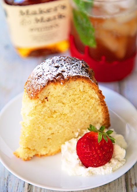 Bourbon Pound Cake Recipe - egg whites are whipped and folded into the batter - makes an amazing pound cake! The bourbon in the cake makes it the perfect treat for watching the Kentucky Derby! Bourbon Pound Cake, Fluffy Pound Cake, Bourbon Cake, Homemade Pound Cake, Vanilla Pound Cake, Pound Cake Recipe, Plain Chicken, Pound Cakes, Derby Party