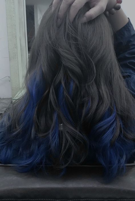 Blue Ends Hair, Navy Blue Hair, Dyed Tips, Butterfly Haircut, Haircut Inspo, Butterfly Cut, Color Highlights, Medium Length Hair With Layers, Dye Colors