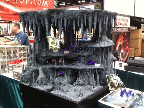 At GenCon2012 GaleForce9 went all out dressing up the D Caverns of the Underdark terrain set. This is about 3 feet tall. Dioramas Ideas, Diy Halloween Village, Lemax Halloween Village, Lemax Halloween, Dept 56 Halloween, Halloween Village Display, Dnd Crafts, Dnd Minis, Lemax Spooky Town