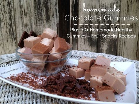 Fruit Snacks Homemade, Healthy Gummy Bears, Chocolate Gummies, Fruit Snack Recipe, Paleo Candy, Snacks Homemade, Healthy Gummies, Homemade Fruit Snacks, Homemade Gummies