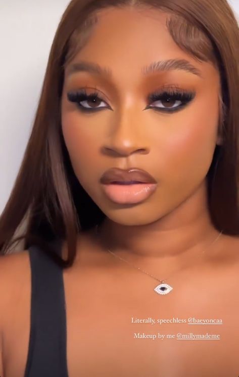 Brown Makeup Inspiration, Black Eyeshadow Makeup Looks Black Women, Black Theme Makeup, Hoco Make Up, Makeup Looks Nude, Tattoo Inspo Black Women, Smokey Eye Black Women, Makeup Inspo Black Women, Birthday Makeup For Black Women