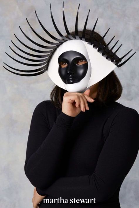 We'll let you decide whether you're an evil or all-seeing eye this Halloween. Use a white Venetian mask with a painted-on pupil, paper corners, and extra-long plastic car-headlight eyelashes. Follow the step-by-step tutorial to recreate this easy last-minute Halloween costume. #marthastewart #halloween #halloweendecor #diyideas #diyhalloween #halloweenlivingroom Last Minute Kostüm, The Mask Costume, Masks Halloween, Diy Kostüm, Last Minute Costumes, Last Minute Halloween Costumes, Creative Costumes, Costume Mask, Halloween 2020