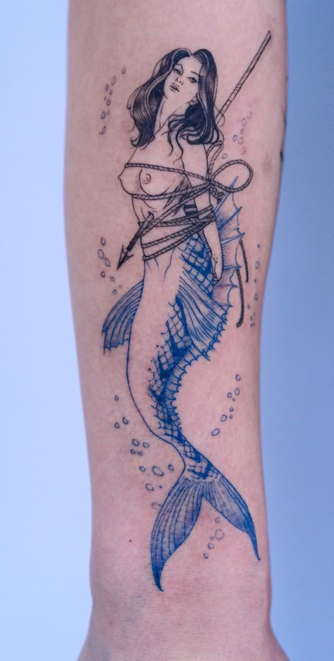 Oozy Tattoo, Mermaid Tattoo Designs, Korean Tattoo Artist, Horror Tattoos, Silhouette Tattoos, Body Horror, Mermaid Tattoo, Mermaid Tattoos, Horror Tattoo