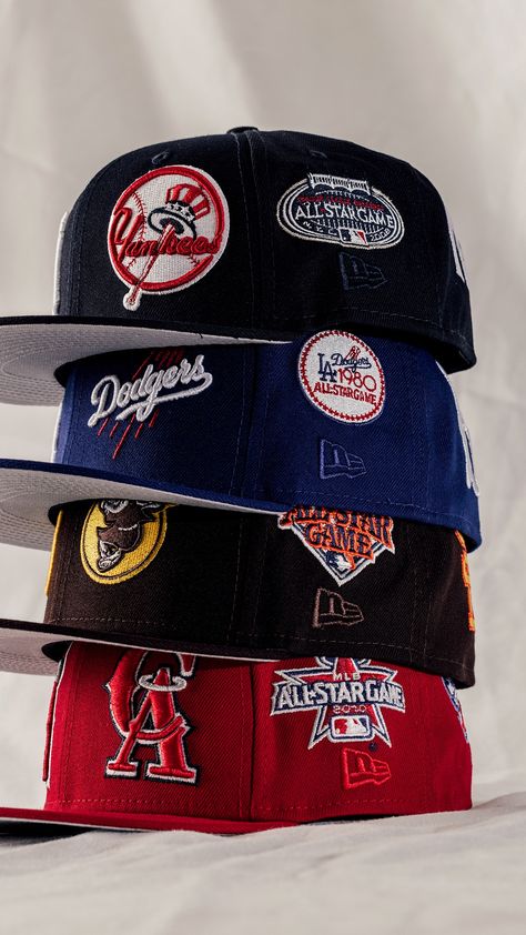 New Era Cap 59fifty, Fitted Caps Men Outfit, Fitted Caps Aesthetic, Cap Style Men, New Era Cap Outfit Men, New Era Cap Outfit, Fitted Hats Aesthetic, Cap Outfit Men, Baseball Jacket Outfit