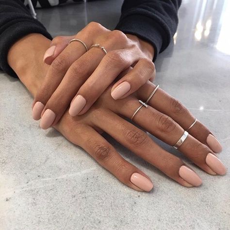 T A Y E E Z Y Nails And Rings, Manicured Nails, Colorful Nail, Nagel Inspo, Cat Kuku, Gel Nail Designs, Manicure E Pedicure, Perfect Nails, Nude Nails