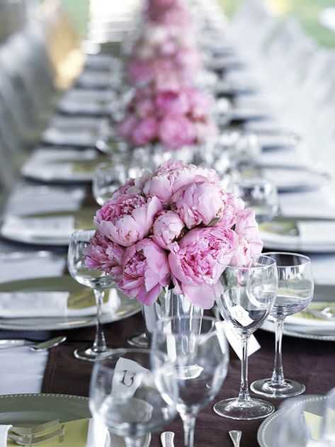 27 Luxury Arrangements For Your Wedding Table Decoration | Daily source for inspiration and fresh ideas on Architecture, Art and Design Peonies Centerpiece, Wedding Color Combos, Peony Wedding, Long Table, Deco Floral, Pink Peonies, Pink Wedding, Decoration Table, Wedding Centerpieces