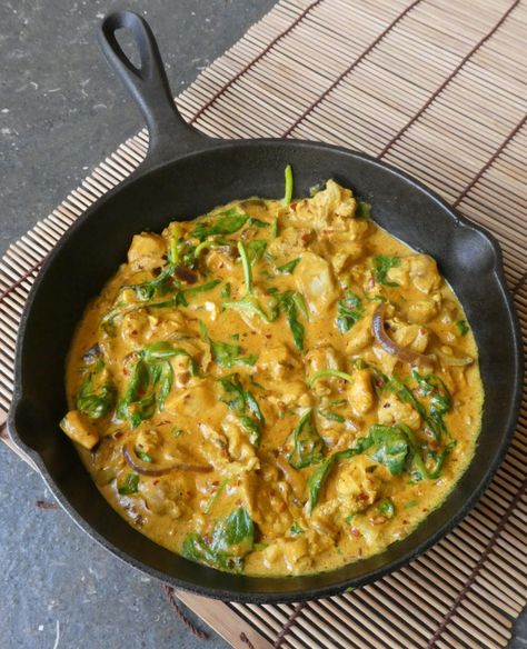 Chicken curry with spinach and coconut milk: dairyfree, paleo, AIP Aip Curry Recipes, Aip Curry, Chicken Coconut Milk, Chicken Curry With Coconut Milk, Curry With Spinach, Chicken Brussel Sprouts, Aip Diet Recipes, Curry With Coconut Milk, Chicken Lentil