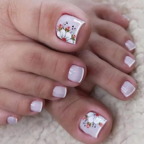 30 Pretty Toe Nail Ideas - ENTIBUZZ Coral Toe Nails, Nails Flower Design, Coral Toes, Toe Nail Ideas, Fake Press On Nails, Nails Flower, Fake Toenails, Pretty Toe Nails, Cute Toe Nails