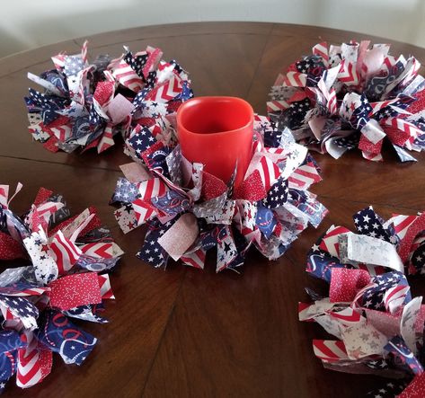 Veterans Day Table Centerpieces, Fabric Centerpiece Ideas, Veterans Day Centerpieces, Patriotic Centerpieces Table Decorations, Rag Flowers, Funky Crafts, Patriotic Decorations Diy, Fouth Of July Crafts, Patriotic Table Decorations