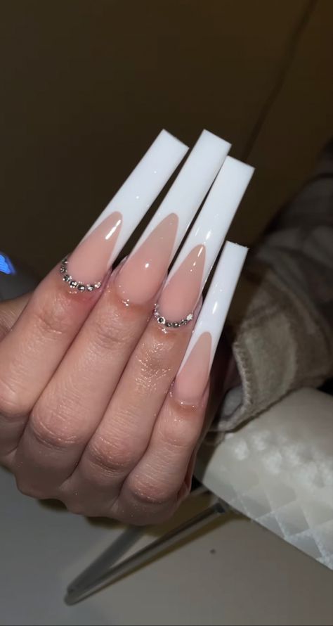 Pretty Nails Coffin Long, Squared Long Nails Design, Long Tapered Square Acrylic Nails French Tip, White Tip Long Acrylic Nails, Basic Nails Acrylic Simple Long, Xl Long Acrylic Nails Square French Tip, Long White Nail Ideas, White Tip Long Nails, White Acrylic Nails Coffin Long