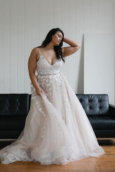 Curve Wedding Dresses, Hera Couture, Plus Size Bridal Dresses, Curvy Wedding, Plus Wedding Dresses, Plus Size Wedding Gowns, Plus Size Wedding Dress, Curvy Bride, Plus Size Wedding Dresses