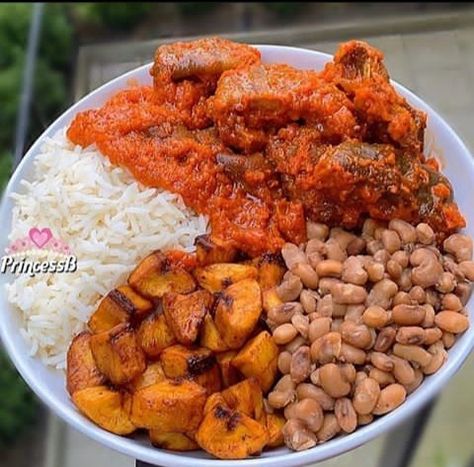 Plantain Stew, Nigerian Rice, Fried Plantain, Nigeria Food, African Recipes Nigerian Food, West African Food, Africa Food, African Cooking, Rice Beans