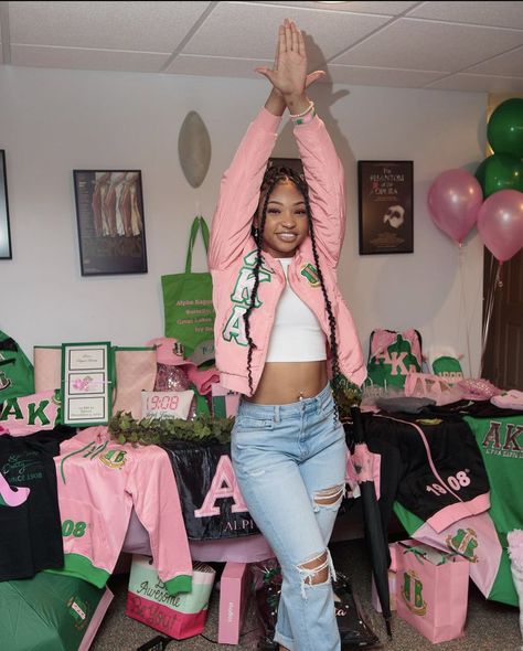 Aka Outfits Alpha Kappa Alpha, Alpha Aesthetic, Aka Outfits, Alpha Kappa Alpha Clothing, Sorority Room, Sorority Fashion, Aka Sorority, College Aesthetic, Alpha Kappa Alpha Sorority