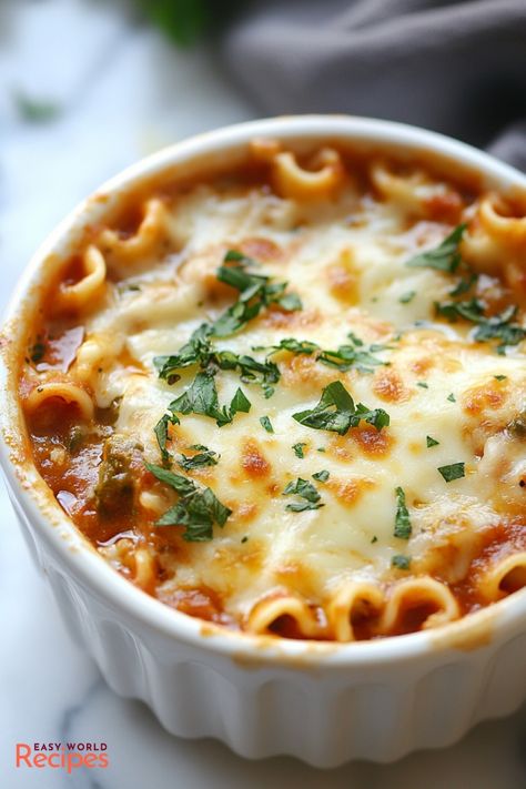 Lasagna Soup is the fusion of the flavors you love in classic lasagna but in a comforting soup form. Make this one-pot meal with this simple recipe. Italian Soup Recipes, Italian Lasagna, Lasagna Soup Recipe, Traditional Lasagna, Pot Lasagna, Comforting Soup, Italian Dinner Recipes, Classic Lasagna, Italian Soup