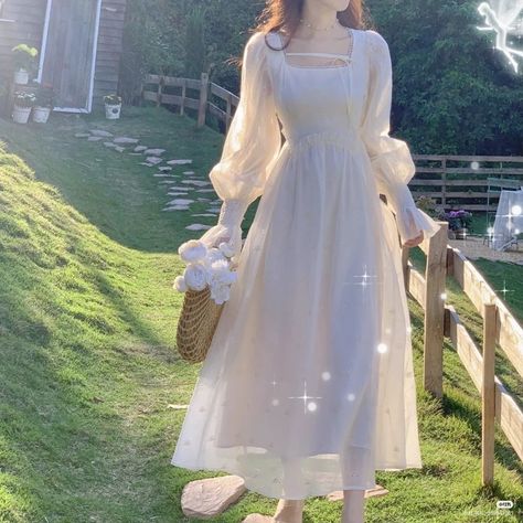 Long White Dress Aesthetic, Vintage White Dress Aesthetic, Long White Dress Casual, Long White Dress Outfit, Simple Long White Dress, Long Dress Korean Style, White Dress Aesthetic, Long White Dresses, Fairy Vintage