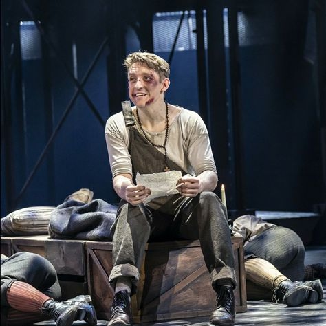 Crutchie Newsies, Newsies Uk, Paper Boy, Newsies, Theatre Kid, Musical Movies, Musical Theatre, Making Friends, Drama