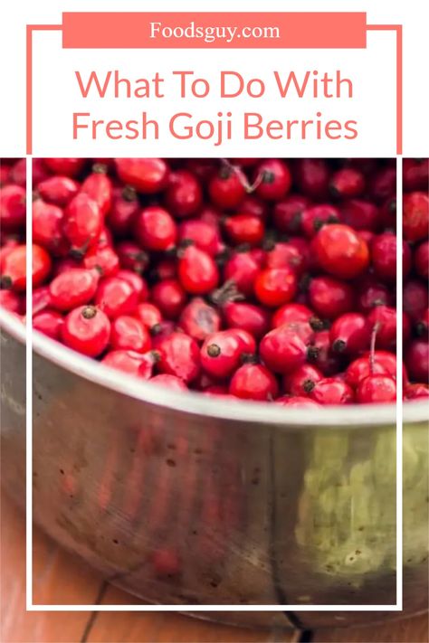 Benefits Of Goji Berries, Berries Benefits, Goji Berries Benefits, Goji Berry Recipes, Healthy Morning Drinks, Dried Berries, Berries Recipes, Sour Taste, Farmers Markets