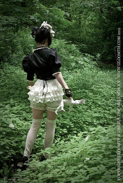 Goth Shorts, Ruffle Bloomers, Bloomers Shorts, Steampunk Clothing, Japanese Street Fashion, Ruffle Shorts, Fashion Design Clothes, Lolita Fashion, Alternative Fashion