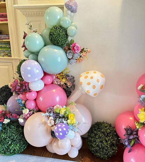 F A I R Y 🍄🧚‍♂️ B I R T H D A Y . . . . #fairyballoons #fairyparty #fairytheme #balloonsandflowers #flowersandballoons #balloonmushroom… | Instagram Fairy Party Balloon Arch, Fairy Garden Balloon Garland, Fairy Balloon Arch, Fairy First Birthday Backdrop, Fairy Theme Birthday Party, Fairy Garden Birthday Party, Boda Ideas, Garden Party Theme, Girl Bday Party