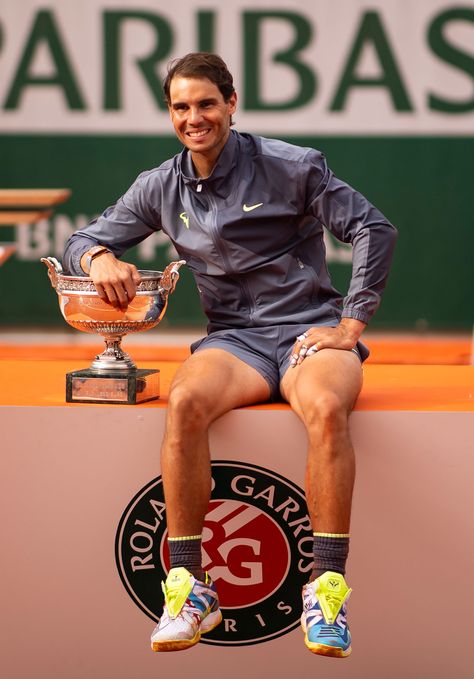 King of Clay! Rafael Nadal Makes Tennis History with 12th Undefeated French Open Title Rafael Nadal Girlfriend, Rafael Nadal Quotes, Tennis Rafael Nadal, Mode Tennis, Federer Nadal, Nadal Tennis, Dominic Thiem, Tennis Quotes, Tennis Champion