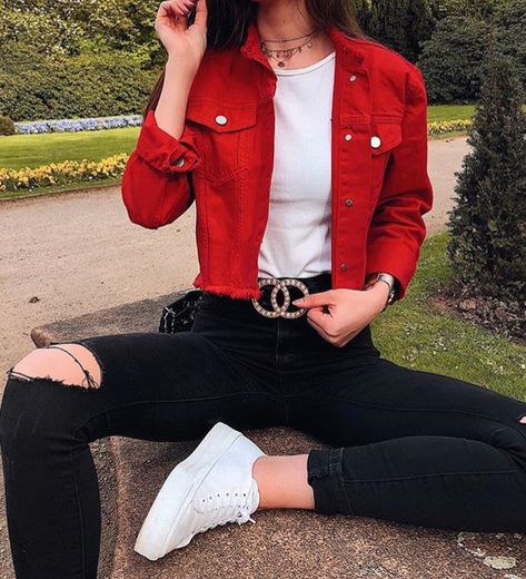 Red Jacket Outfit, Red Denim Jacket, Denim Jacket Outfit, Summer Ootd, Outfit Mujer, Just Us, Fashionista Clothes, Jacket Fashion, Happy Girl