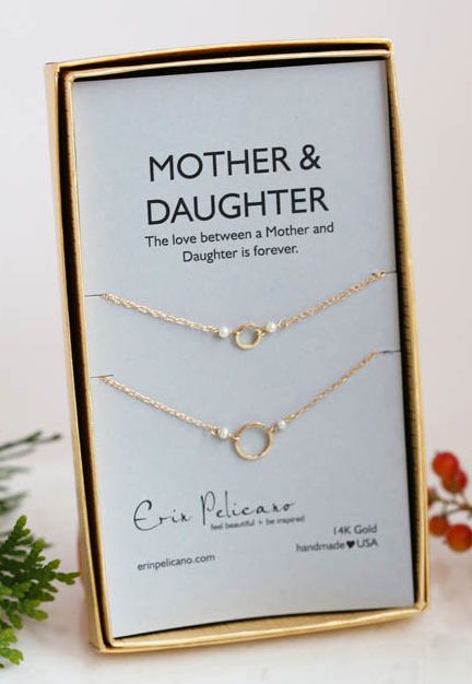 Jewelry For New Mom, Mother Day Jewelry Ideas, Mothers Day Gifts Jewelry, Mom And Daughter Necklaces, Mother Daughter Gift Ideas, Mom And Daughter Jewelry, Parrot Jewelry, Mother Daughter Necklaces Set, Gifts For Mom From Daughter