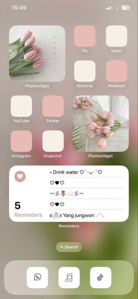 Ios Wallpaper Aesthetic Pink, Tulip Homescreen Layout, Pink Tulips Aesthetic Wallpaper Iphone, Aesthetic Pink Iphone Layout, Minimalist Iphone Layout Pink, Pink Tulips Lockscreen, Ios 16 Aesthetic Homescreen Pink, Light Pink Ios 16 Homescreen, Ios 16 Home Screen Ideas Flowers