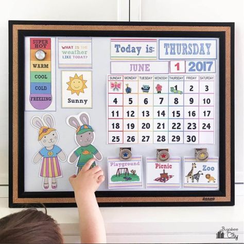 Create a DIY Children's Calendar with these free printables for days of the week, months, weather and daily activities. 2017 calendar pages available. Laminator Crafts, Weather Printables, Toddler Calendar, Kindergarten Calendar, Preschool Calendar, Homeschool Calendar, Toddler Board, Lay Lay, Preschool Prep