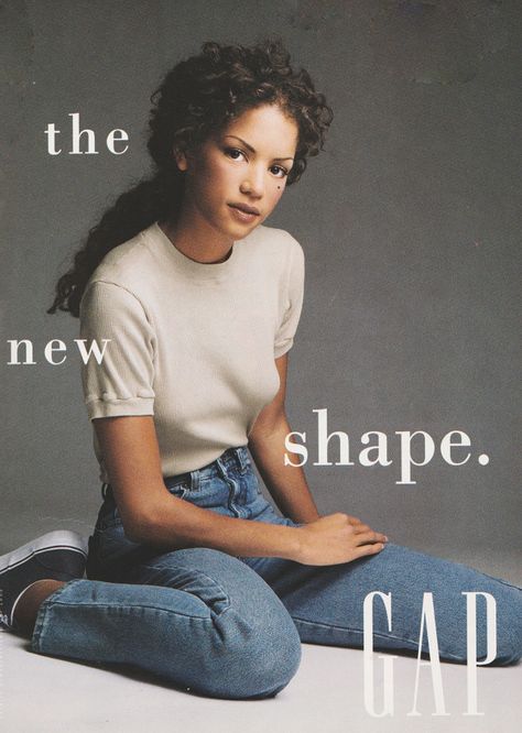 March 1993. ‘The new shape.’ Seventeen Magazine 90s, 90s Teen Fashion, Vintage Seventeen Magazine, Gap Ads, Just Seventeen, Seventeen Magazine Fashion, 90s Teen, Fashion Ads, Magazine Images