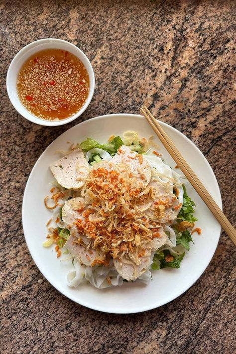 Banh Uot (Vietnamese Rice Noodles / Sheets) - Onolicious Hawaiʻi Vegan Banh Mi Bowl, Ban Xeo Recipe Vietnamese Food, Pork Hash Recipe, Vietnamese Chicken Banh Mi, Vietnamese Sandwiches Banh Mi, Banh Beo Vietnamese Food, Hawaii Recipes, Vietnamese Rice, Special Dishes