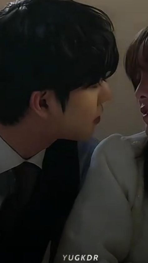 Nevertheless Kdrama Kiss Scene, Destined With You Kiss, Kiss Scenes From Kdrama, Business Proposal Kiss, Kdrama Kiss Scene Romantic Videos, Kdrama Romantic Scene, Korean Kisses Scene, Kdrama Kiss Video, Kdrama Kiss