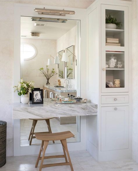 Caren Rideau on Instagram: “‭Who wouldn‭’t be ‬excited to get ready here?! ‬ . . . 📷: @meghanbob Stylist: @hatchlangos . . . . #getready #vanity #grwm…” Makeup Vanity Nook, Built In Makeup Vanity, Vanity Nook, Stone Lamp, Powder Rooms, Master Closet, Closet Ideas, Vanity Table, Neutral Fashion