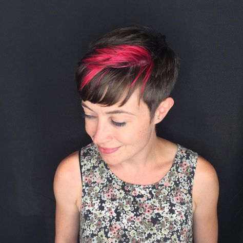 Pixie With Pink Highlights, Pink Undercut Pixie, Pink Ombre Pixie Hair, Red And Purple Pixie Hair, Hot Pink Pixie Cut, Red Pixie Cuts, American Girl Hairstyles, Modern Short Hairstyles, Chic Short Haircuts