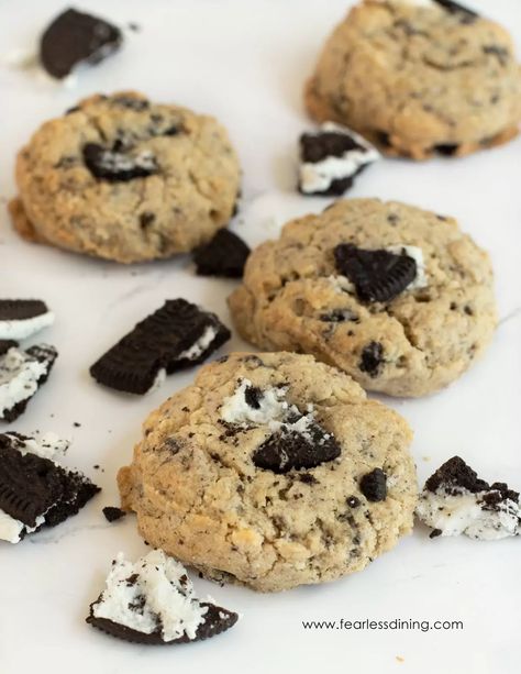 If you love cookies and cream, these homemade gluten free cookies and cream cookies are worth making! Every bite has either crunchy chocolate cookie or creamy vanilla cream! If you are looking for a new cookie recipe, this is it! Gluten Free Oreo Cookies, Cookie And Bar Recipes, Cookies And Cream Cookies, Gluten Free Oreos, Chocolate Chip Walnut Cookies, Gluten Free Christmas Cookies, Crunchy Chocolate, Butter Pecan Cookies, Gluten Free Cookie Recipes