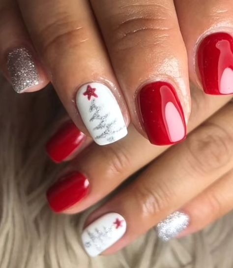 Christmas Gel, Christmas Gel Nails, Makijaż Smokey Eye, White Nail Polish, Cute Gel Nails, Christmas Nails Acrylic, White Nail, Dipped Nails, Make Up Nails