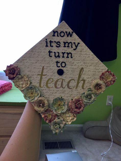 Graduation cap for an education major #English #education #graduation Education Graduation Cap, Teacher Graduation Cap, Education Graduation, English Education, Education Major, College Graduation Cap Decoration, Graduating Teacher, English Major, Future Teacher