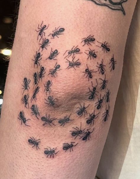 Ant Tattoo, Funky Tattoos, Circle Tattoos, Bug Tattoo, Wicked Tattoos, Tattoo Inspiration Men, Spooky Tattoos, Knee Tattoo, Baby Tattoos