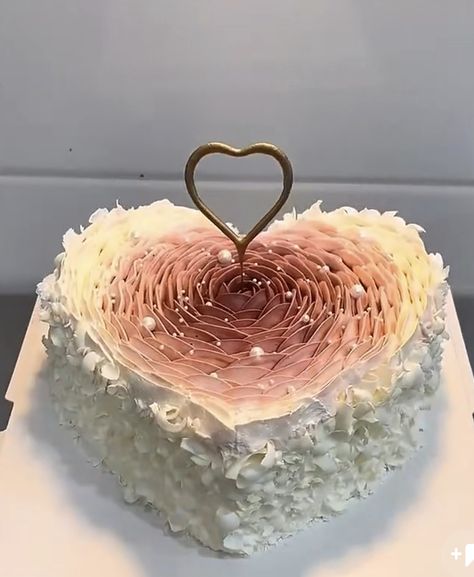 Heart Cakes Aesthetic, Cake Design For Husband Birthday, Husband Birthday Cake Ideas, Unique Birthday Cake For Boyfriend, Bday Cake For Husband, Cake For Husband Birthday, Modern Birthday Cakes, Cake For Boyfriend, Small Birthday Cakes