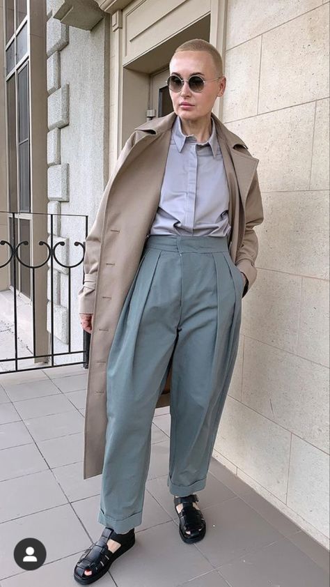 Fisherman Sandals Outfit, Work Chic, Sandals Outfit, All About Fashion, Street Style Women, Minimalist Fashion, Chic Outfits, Designer Dresses, Work Wear